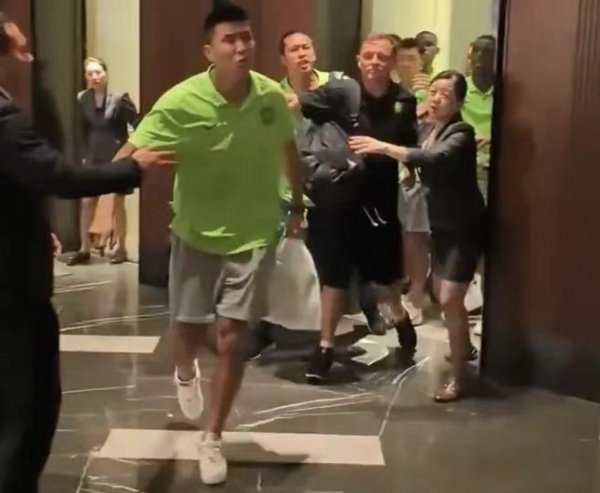 0-6后怒怼球迷 36岁国安队永劫隔10天致歉：极不睬智，未来会踢好
