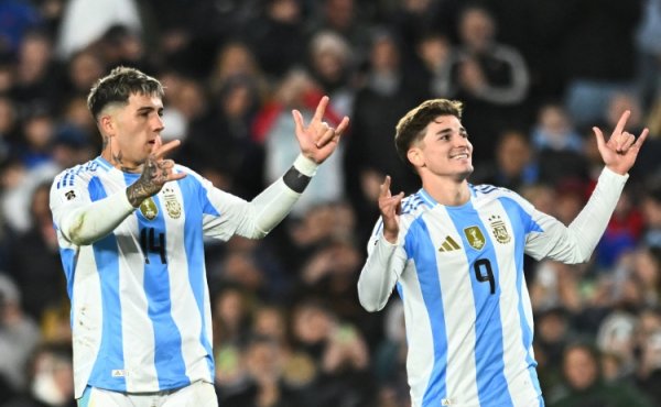 阿尔瓦雷斯:不认为我方是庆幸符,没纹身不是为了标新改动